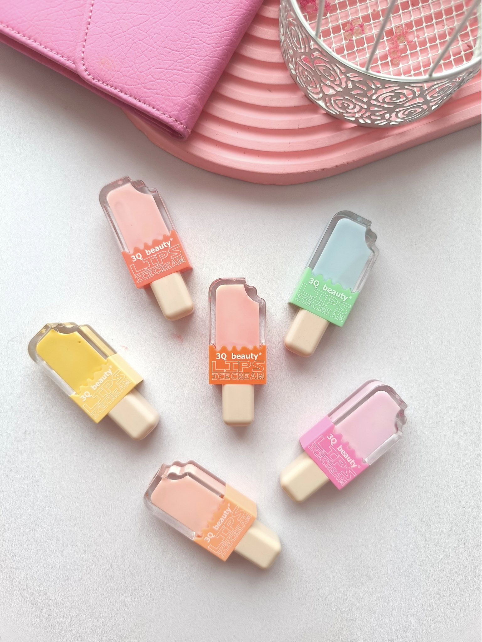 بستنی لب فانتزی و میوه ای